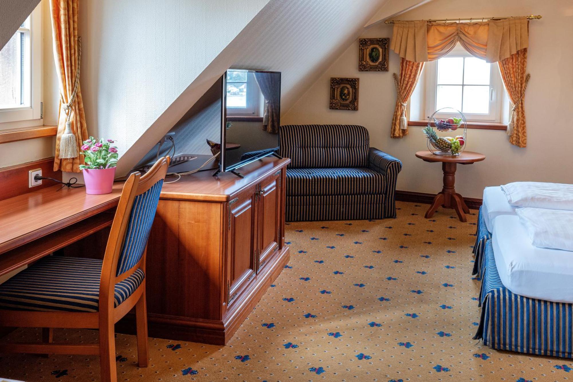 Schloss Hotel 3*